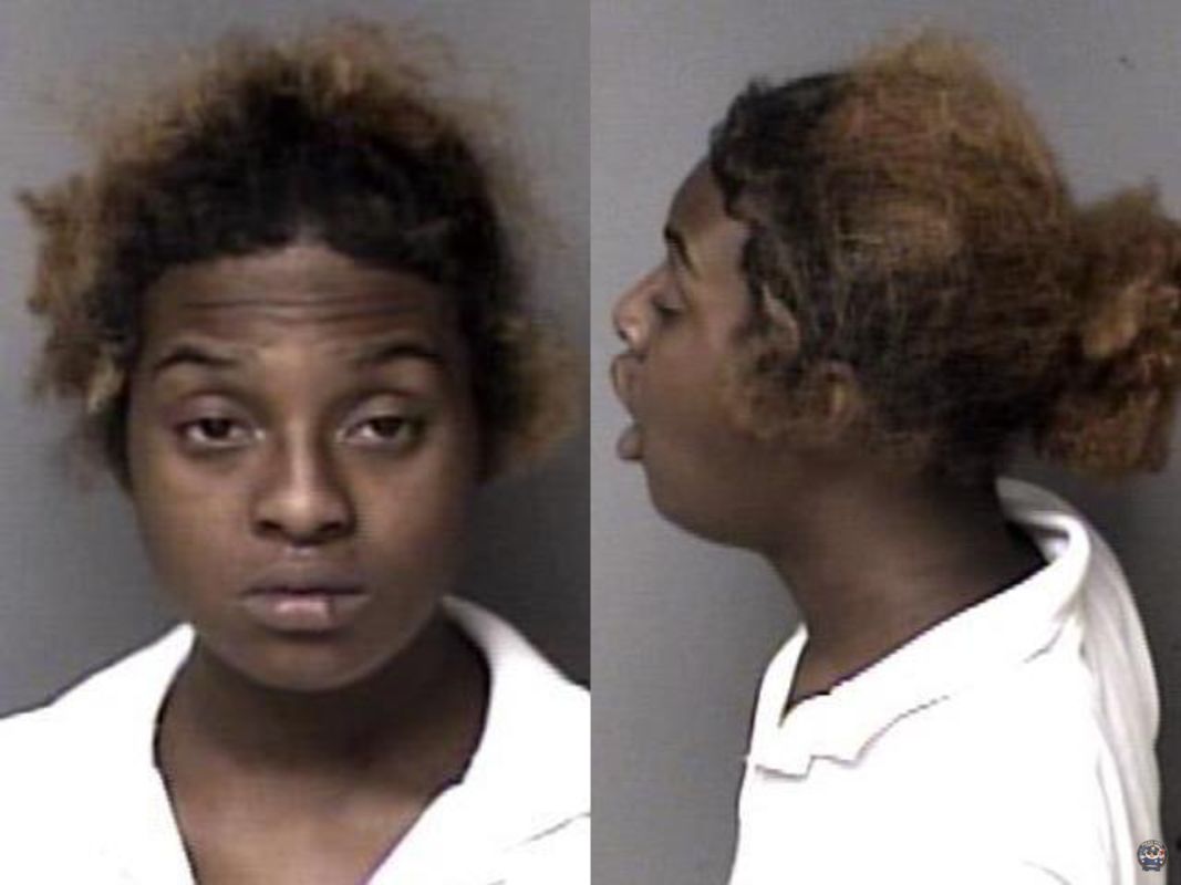 Booking photo of Davis, Raishell